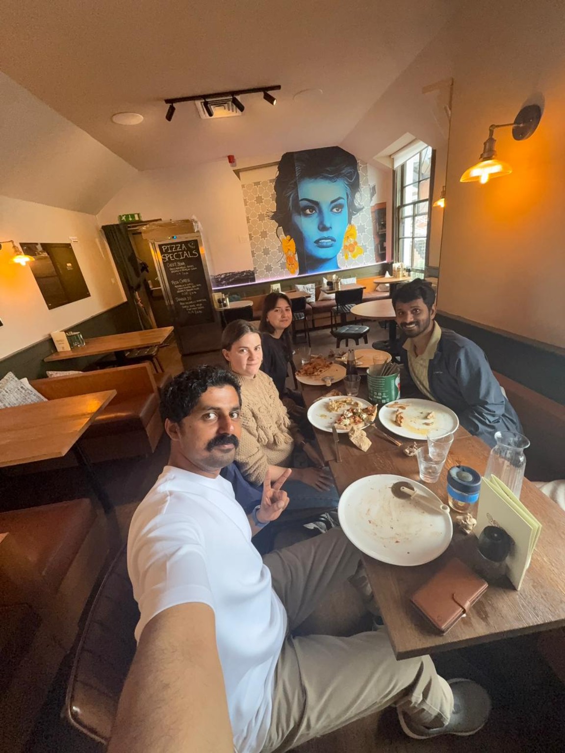 Group lunch photo 4